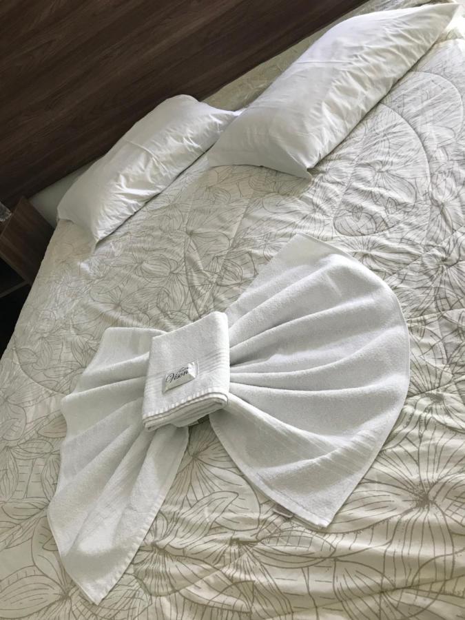 Hotel Vison Jarinu Bagian luar foto